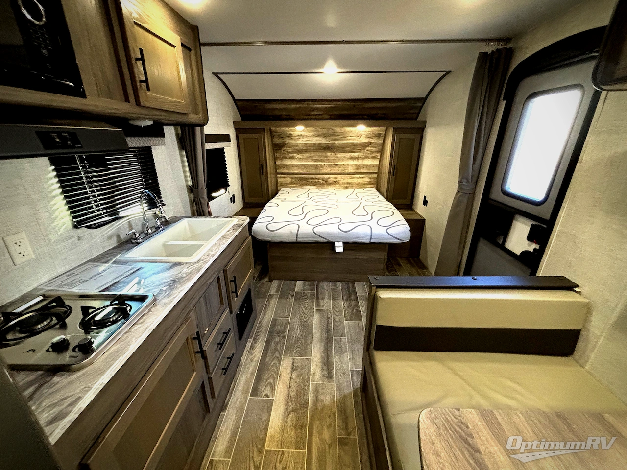 2022 Gulf Stream Kingsport Ultra Lite 248BH Photo 5