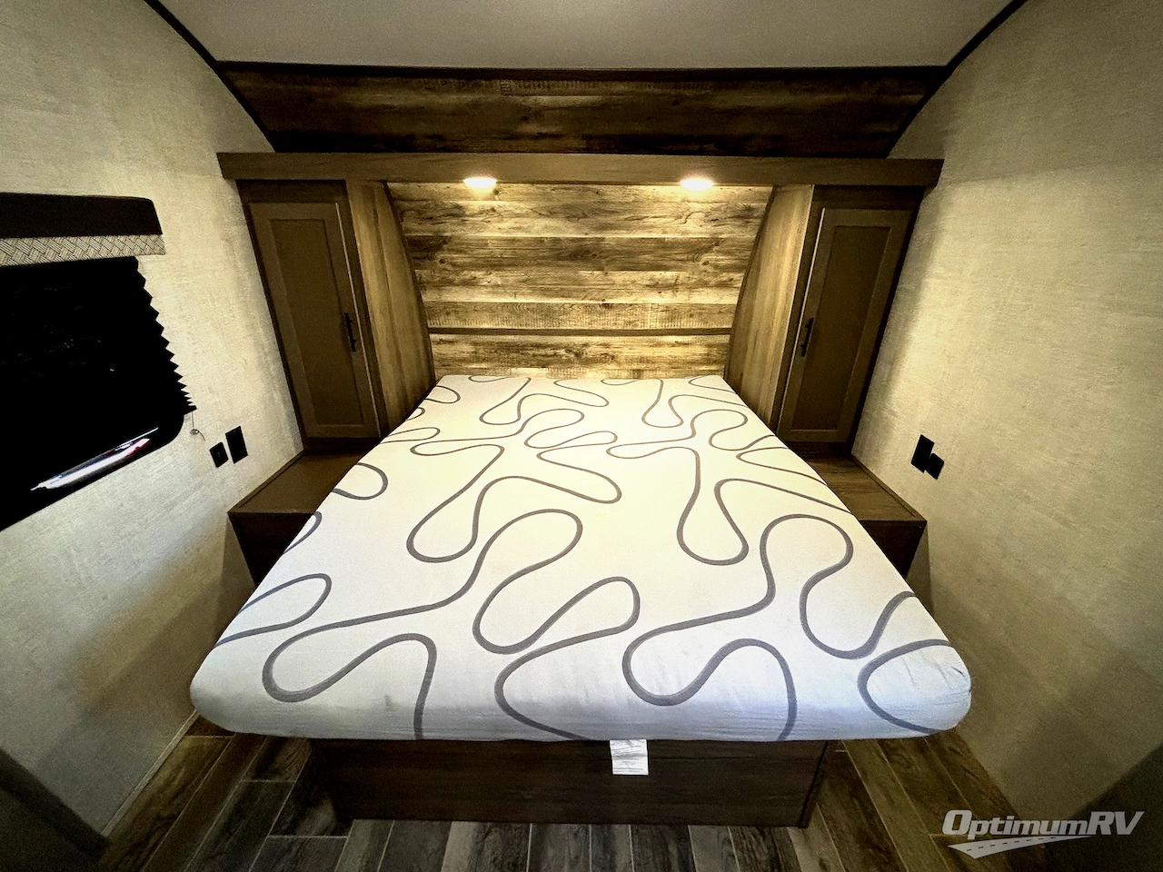 2022 Gulf Stream Kingsport Ultra Lite 248BH Photo 7