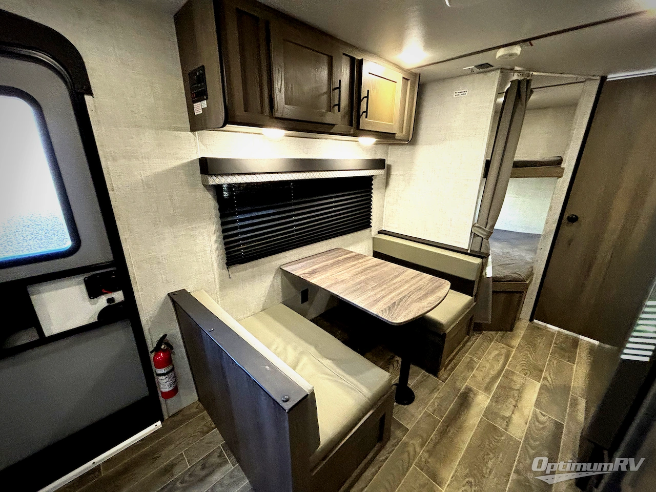 2022 Gulf Stream Kingsport Ultra Lite 248BH Photo 8