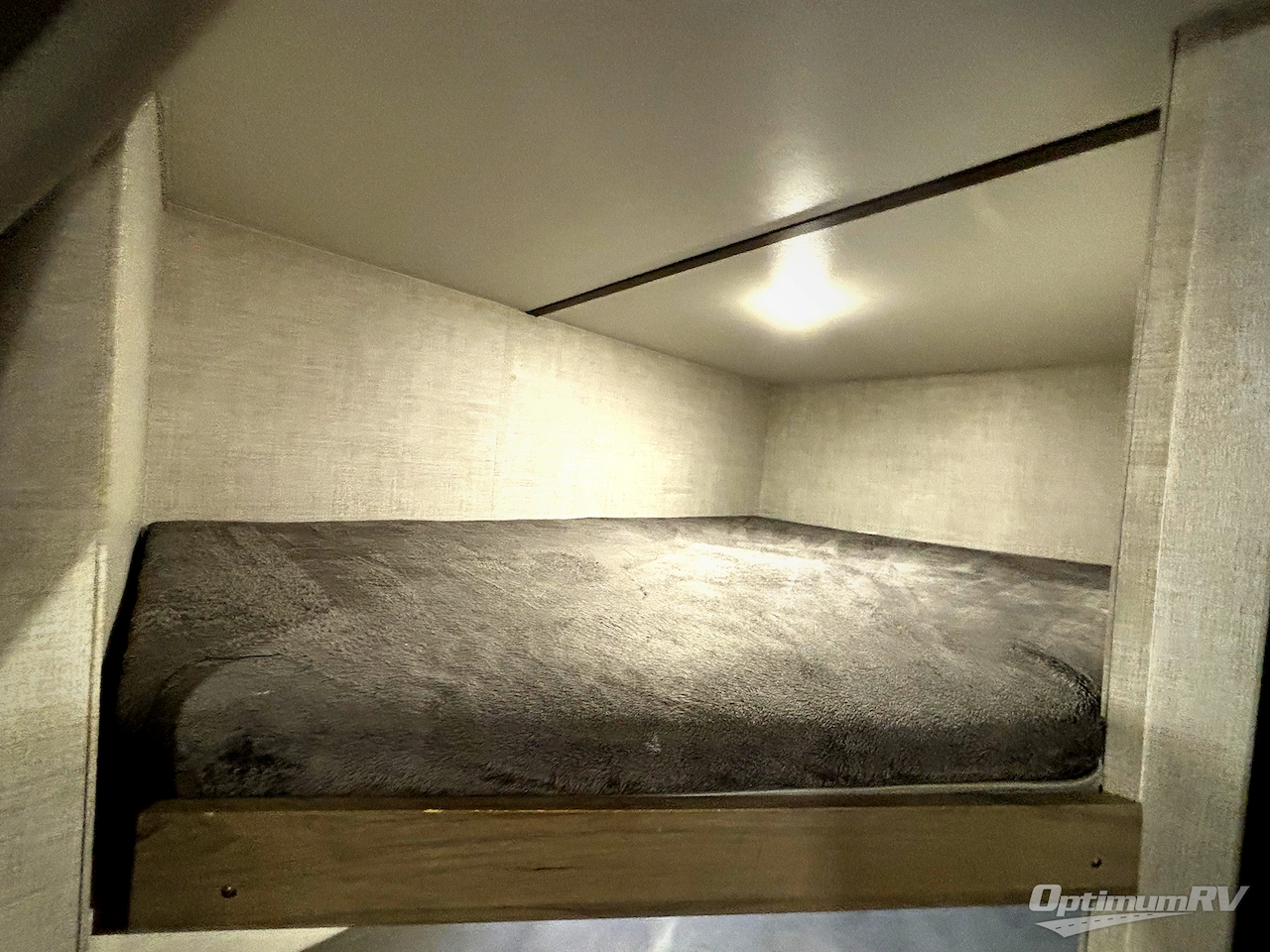 2022 Gulf Stream Kingsport Ultra Lite 248BH Photo 11