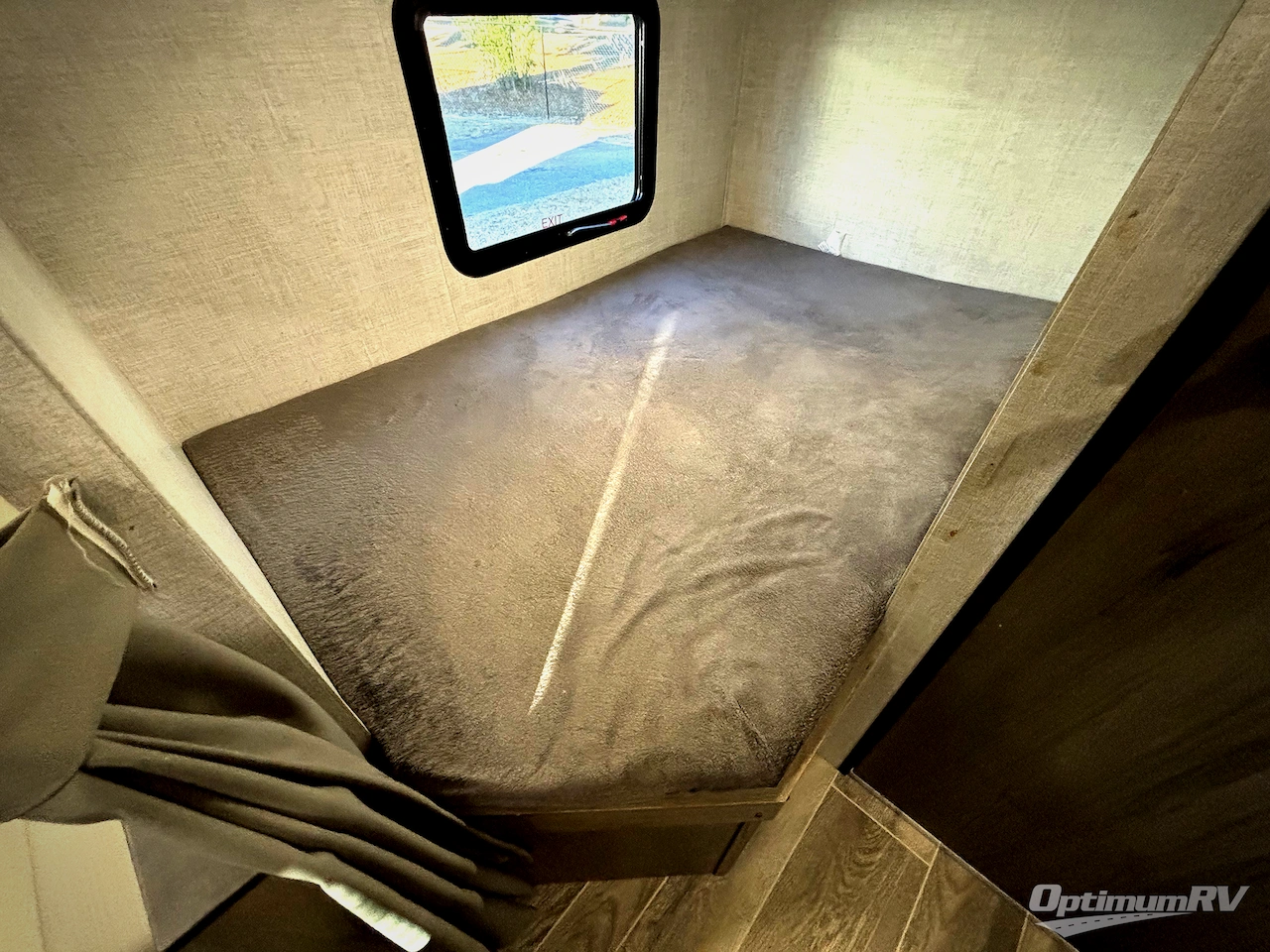 2022 Gulf Stream Kingsport Ultra Lite 248BH Photo 12