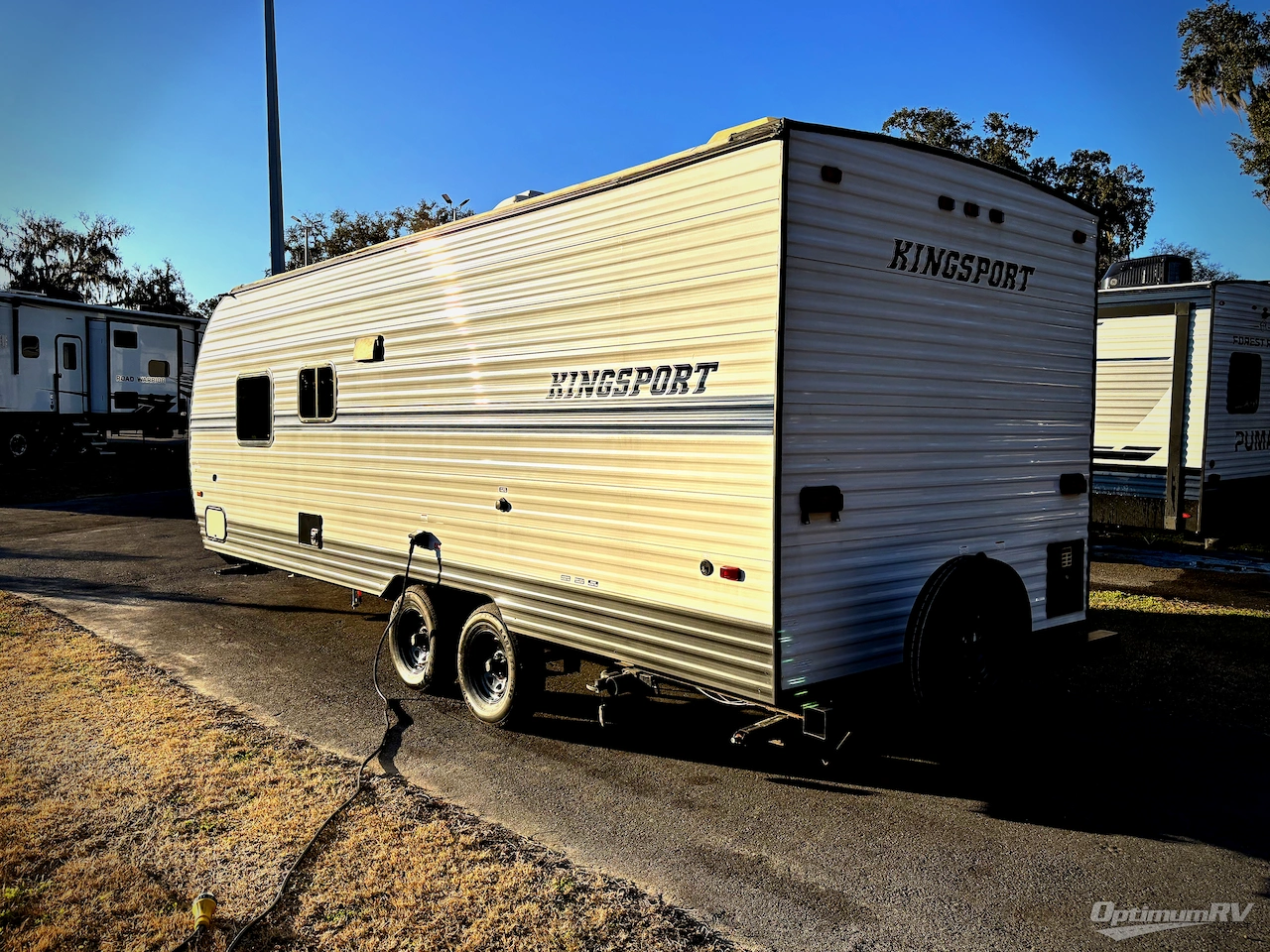 2022 Gulf Stream Kingsport Ultra Lite 248BH Photo 3