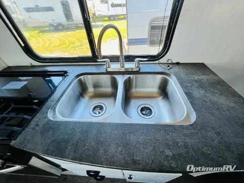 2022 Heartland Trail Runner 25JM RV Photo 3