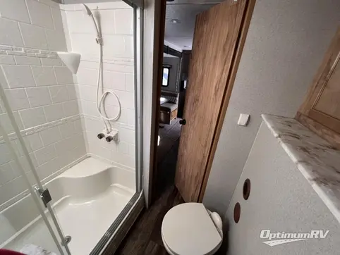 2018 Coachmen Freedom Express 231RBDS RV Photo 4