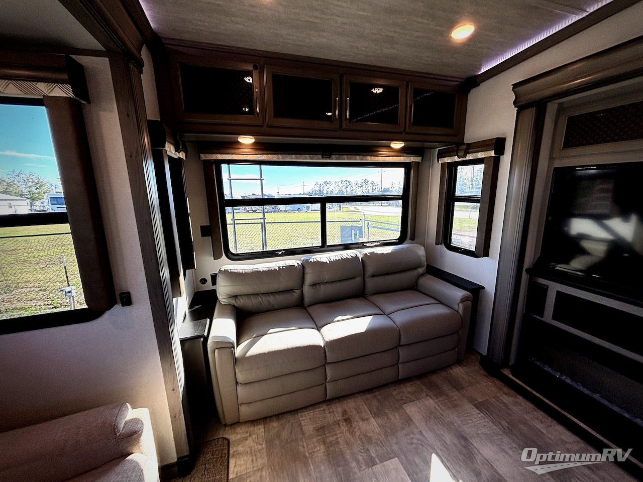 2020 Keystone Montana Legacy 3120RL Photo 7