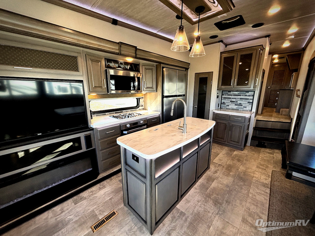 2020 Keystone Montana Legacy 3120RL Photo 9