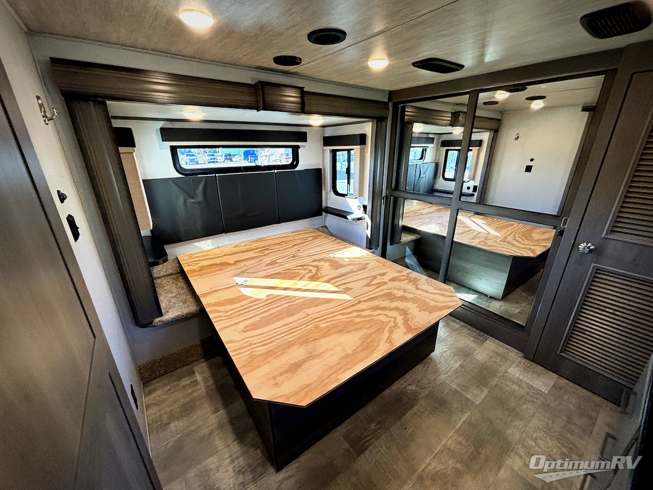 2020 Keystone Montana Legacy 3120RL Photo 14