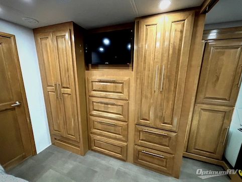 2023 Forest River Georgetown 7 Series 36D7 RV Photo 4