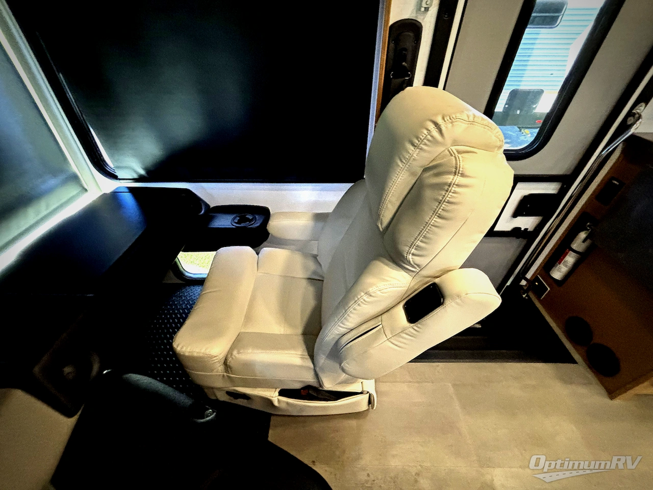 2023 Forest River Georgetown 7 Series 36D7 Photo 8