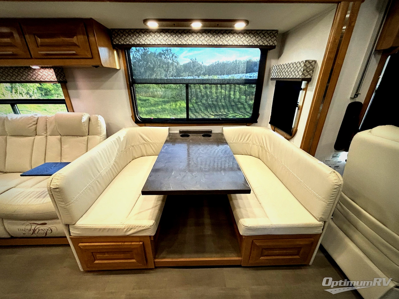 2023 Forest River Georgetown 7 Series 36D7 Photo 10