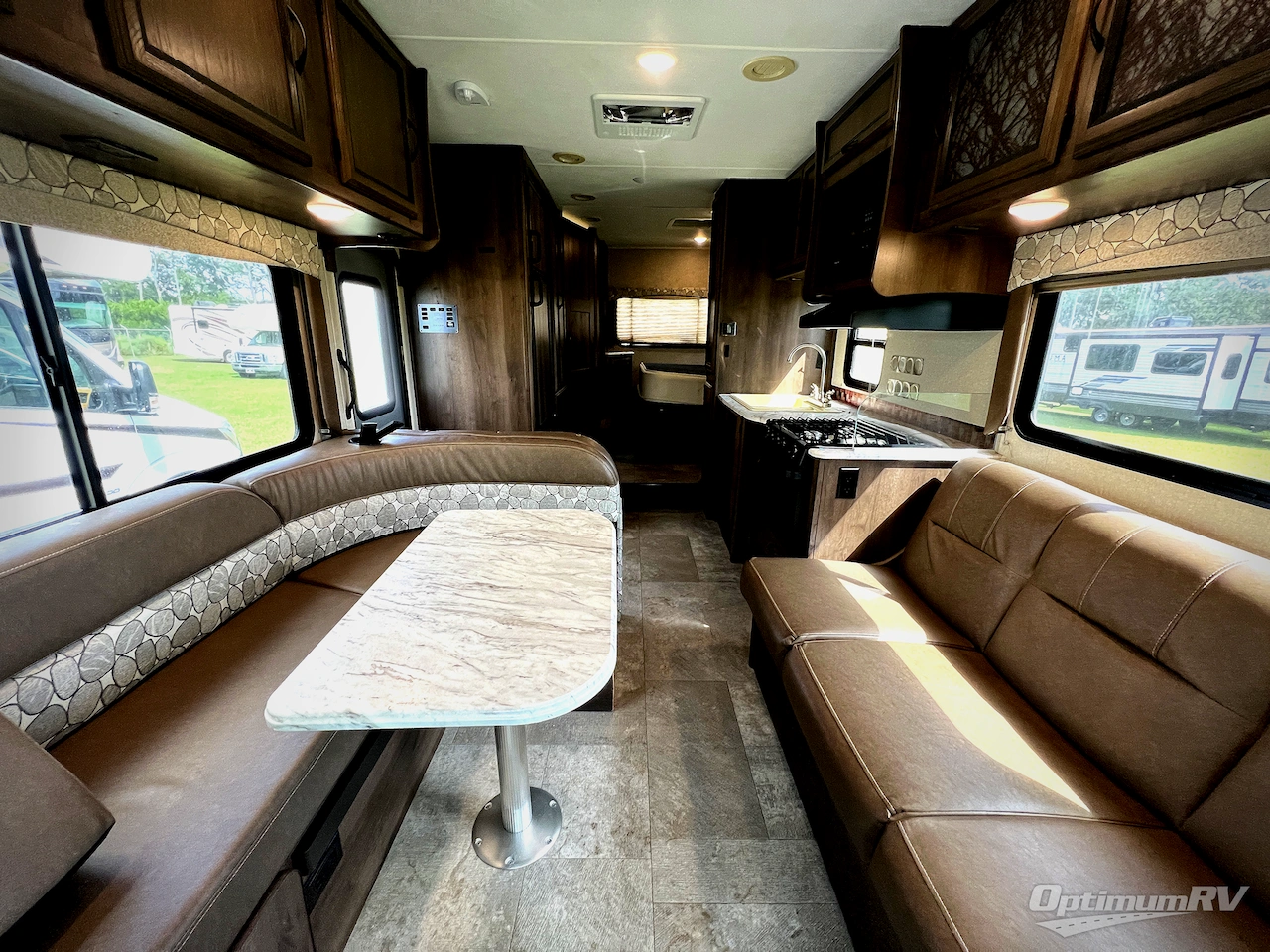 2018 Coachmen Freelander 26RS Ford 350 Photo 5