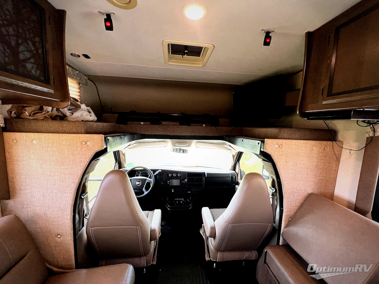 2018 Coachmen Freelander 26RS Ford 350 Photo 6