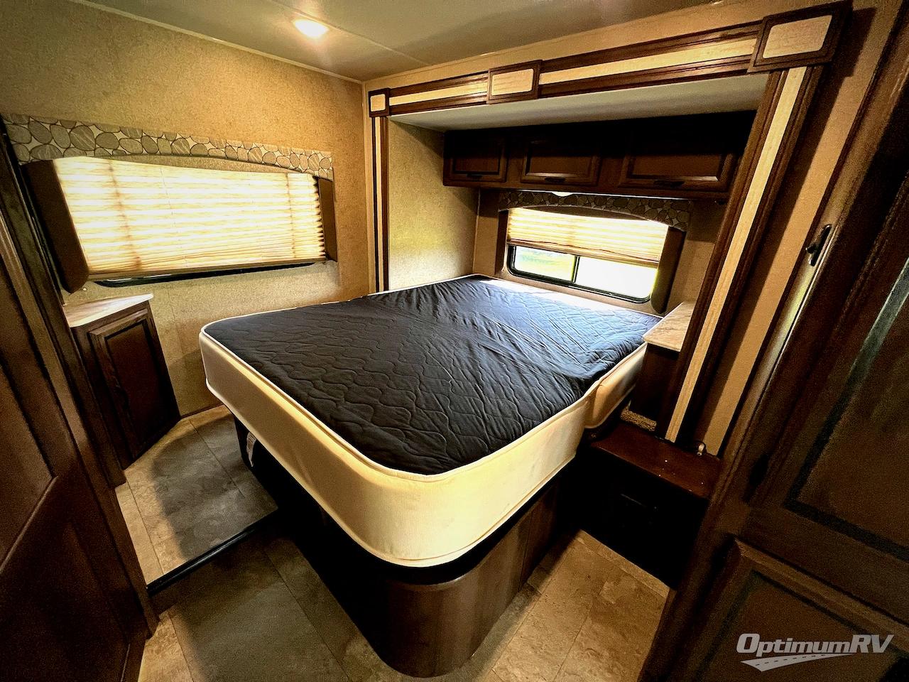 2018 Coachmen Freelander 26RS Ford 350 Photo 16