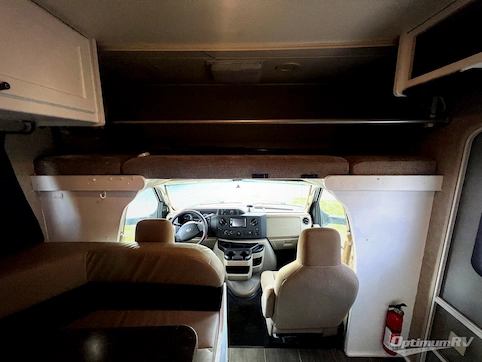 2018 Winnebago Minnie 22R RV Photo 2