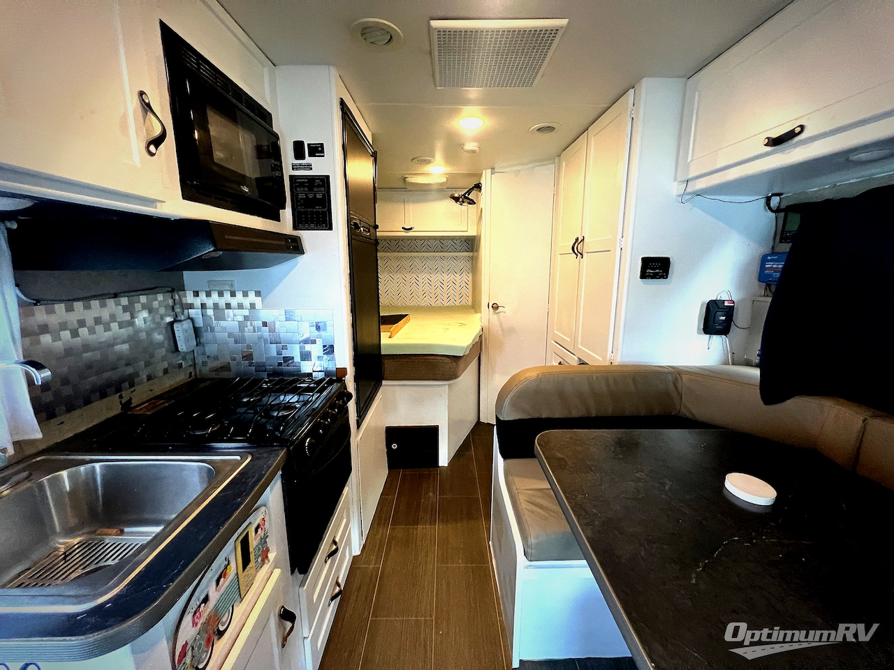 2018 Winnebago Minnie 22R Photo 4