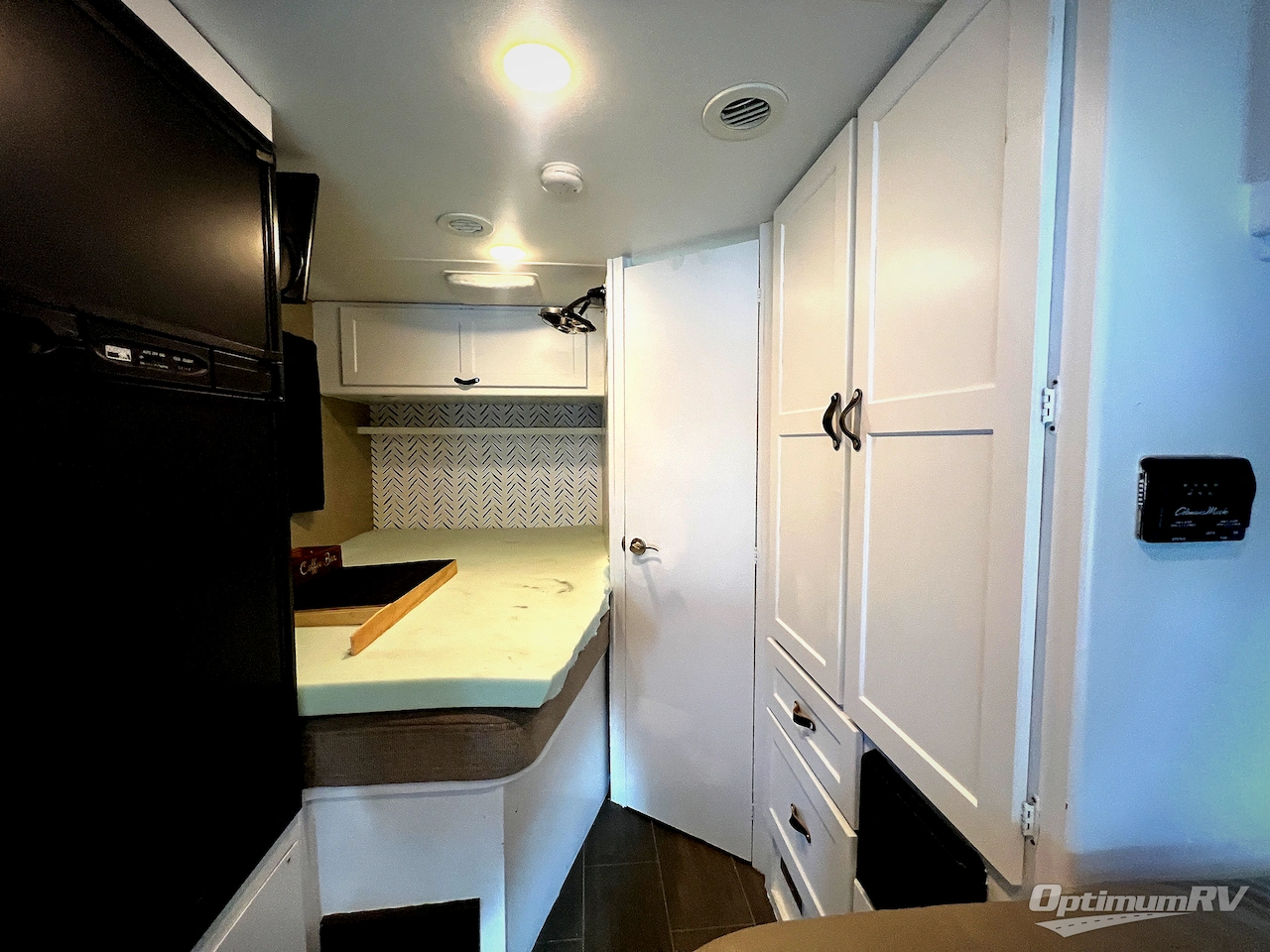 2018 Winnebago Minnie 22R Photo 13