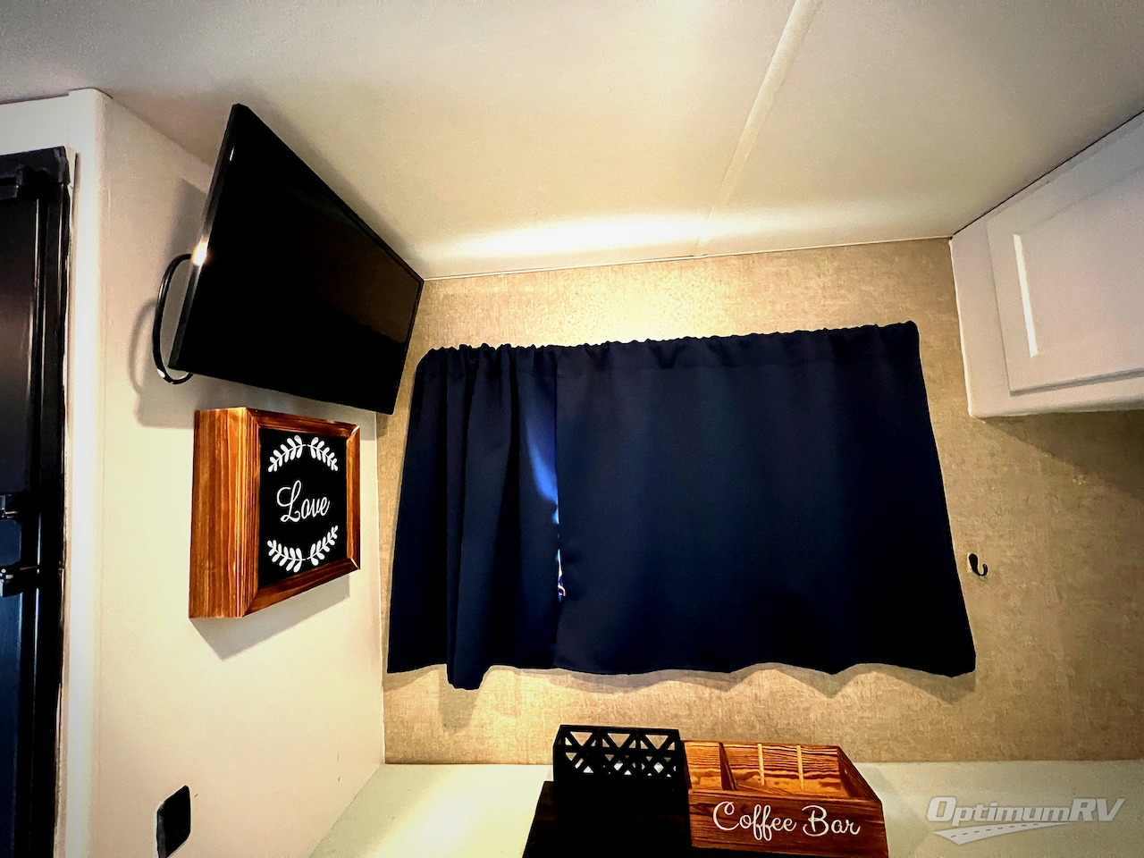 2018 Winnebago Minnie 22R Photo 15