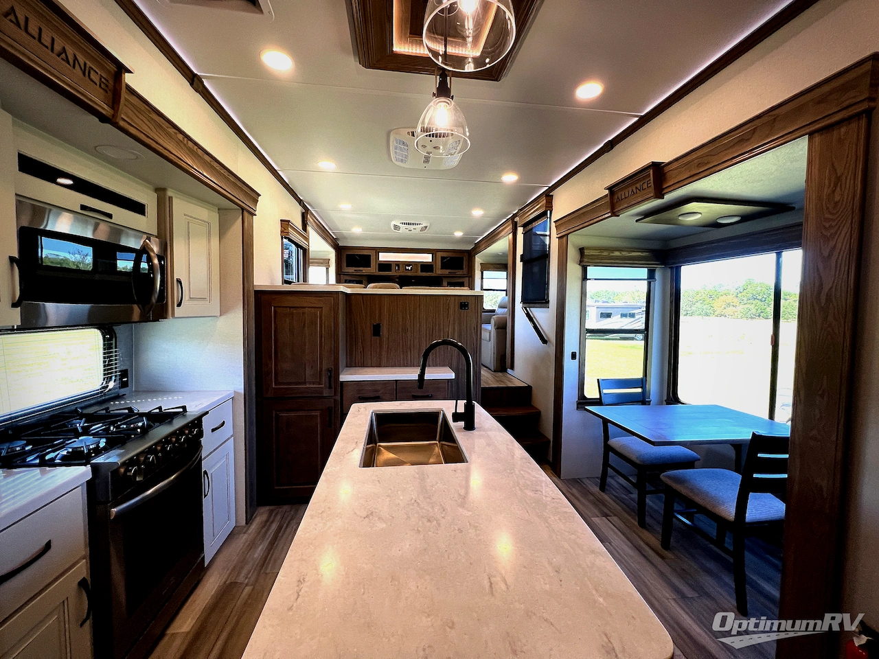 2023 Alliance Paradigm 385FL Photo 5