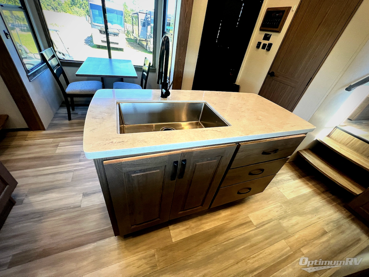 2023 Alliance Paradigm 385FL Photo 16