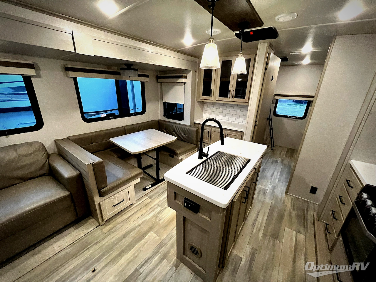 2023 Forest River Rockwood Signature 8336BH Photo 7