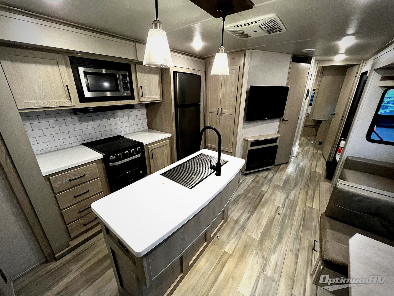 2023 Forest River Rockwood Signature 8336BH Photo 9