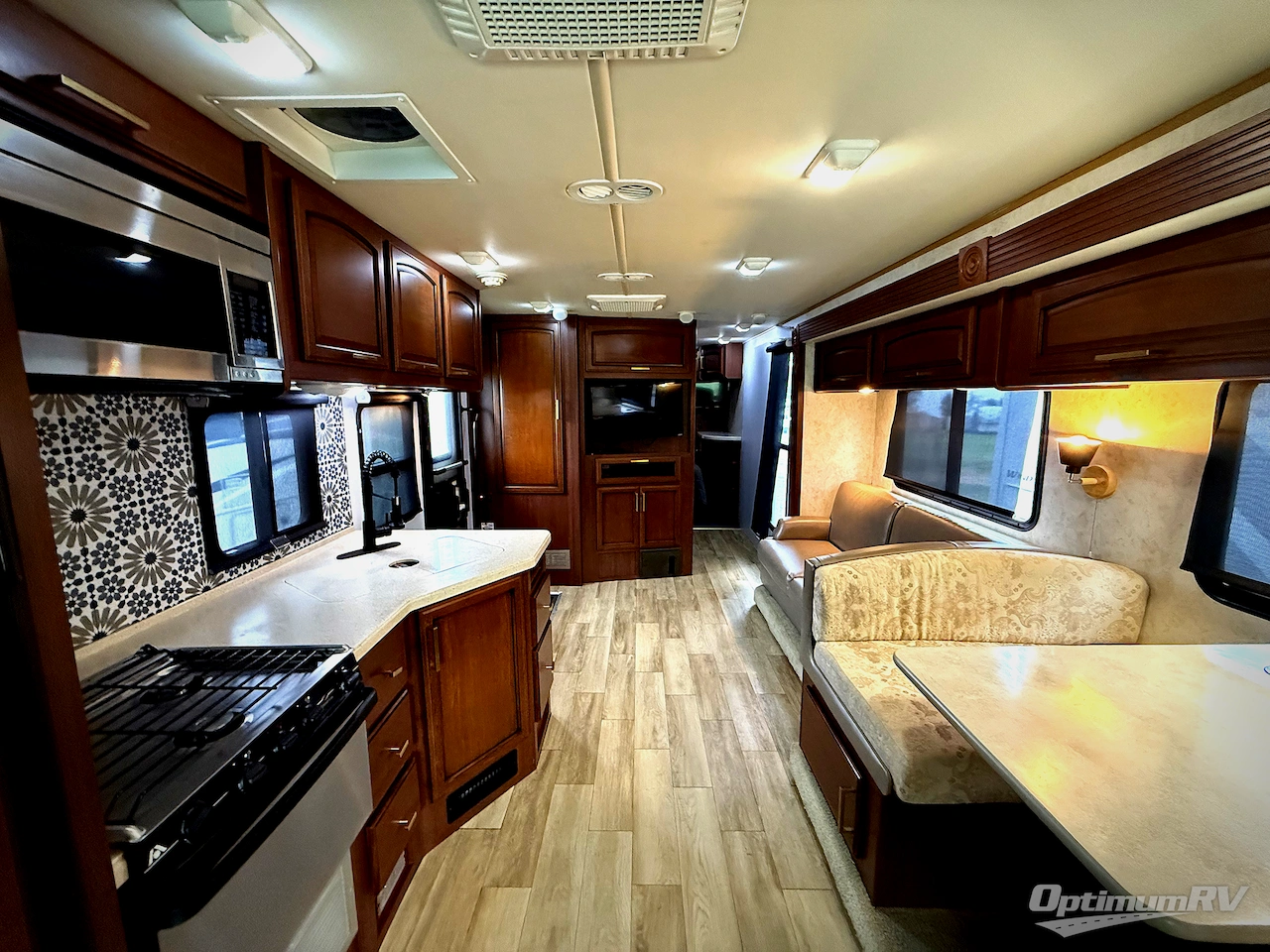 2011 Fleetwood Terra 34DS Photo 2