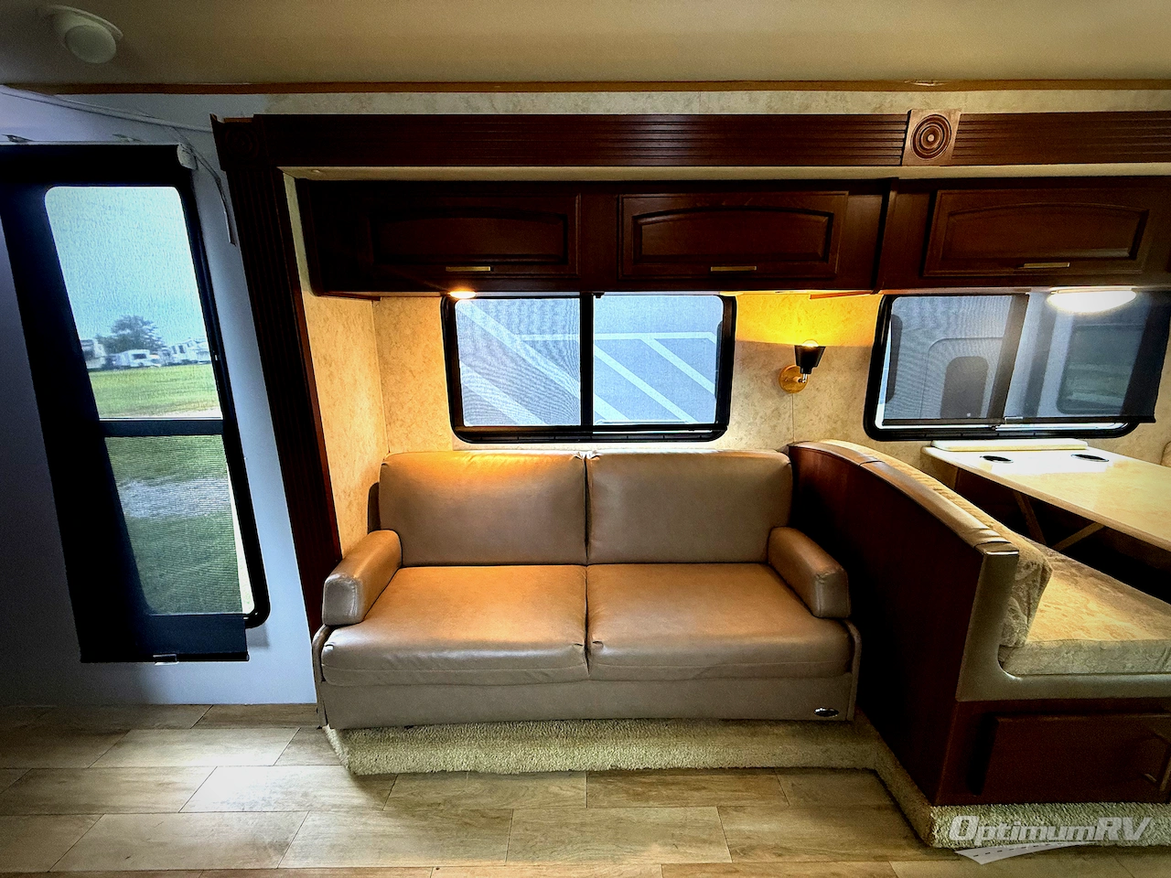 2011 Fleetwood Terra 34DS Photo 4