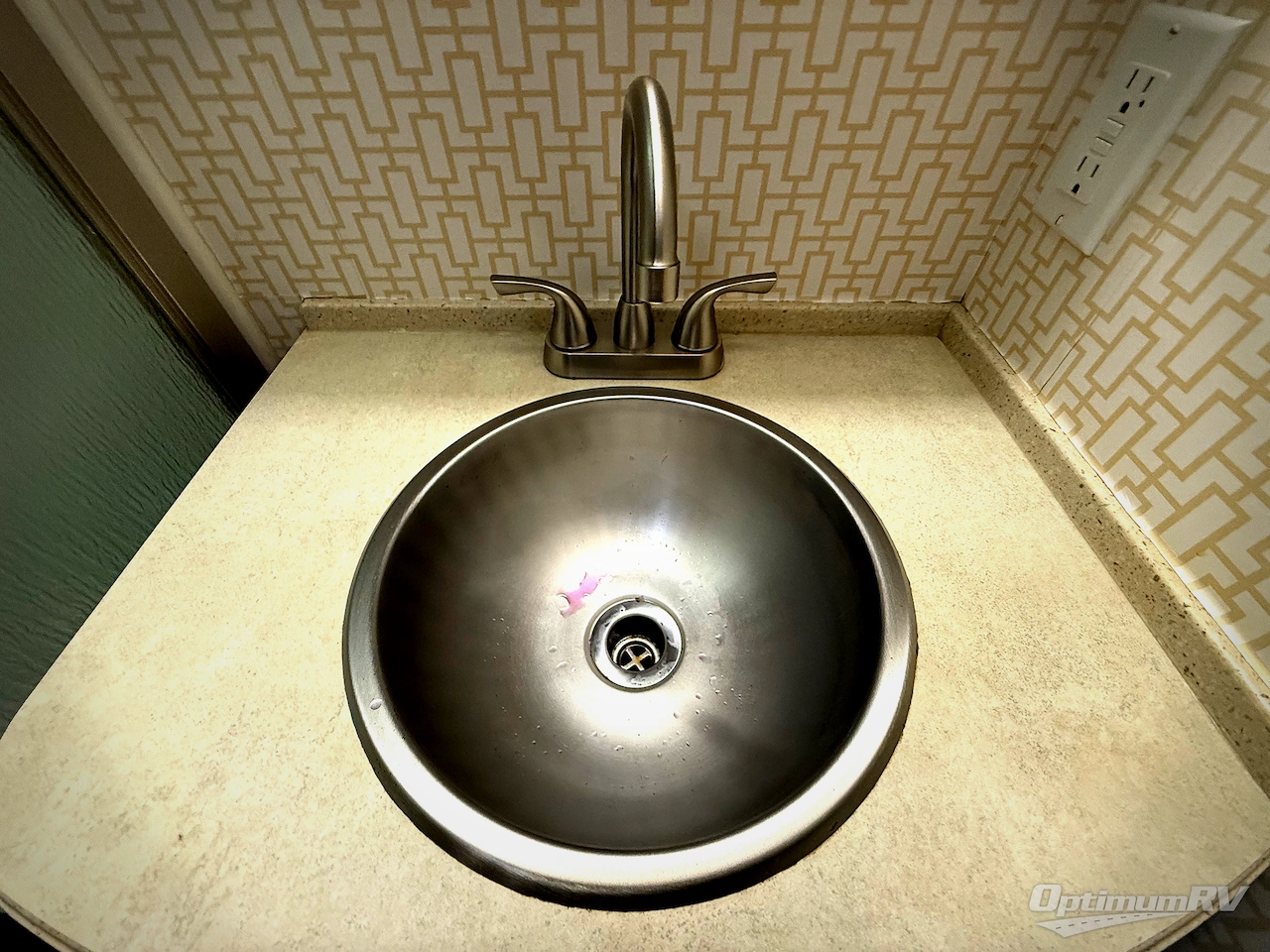 2011 Fleetwood Terra 34DS Photo 12