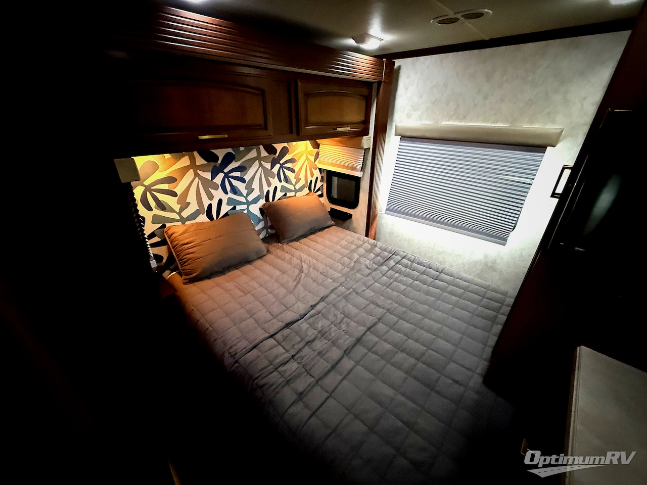 2011 Fleetwood Terra 34DS Photo 14