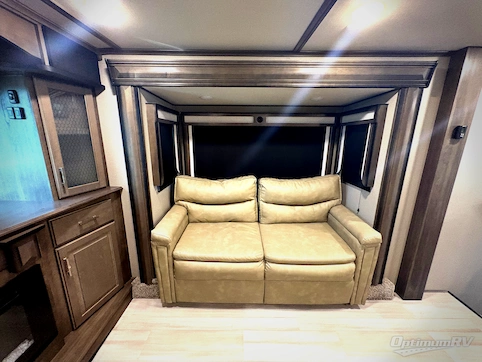 2021 Grand Design Solitude 380FL R RV Photo 3