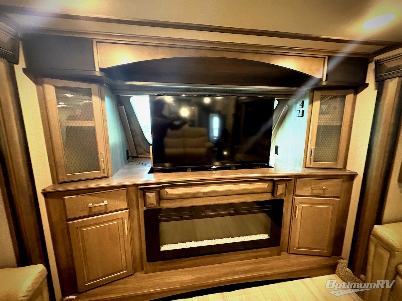 2021 Grand Design Solitude 380FL R Photo 8