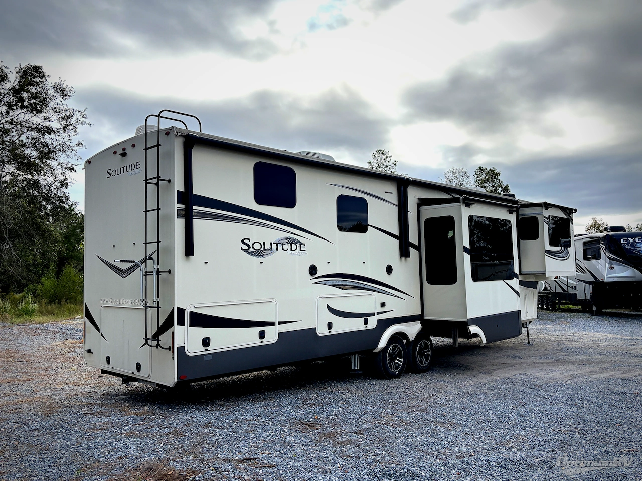 2021 Grand Design Solitude 380FL R Photo 2