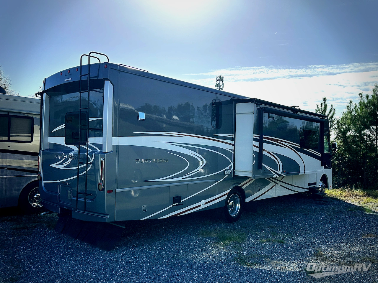 2016 Itasca Suncruiser 38Q Photo 2