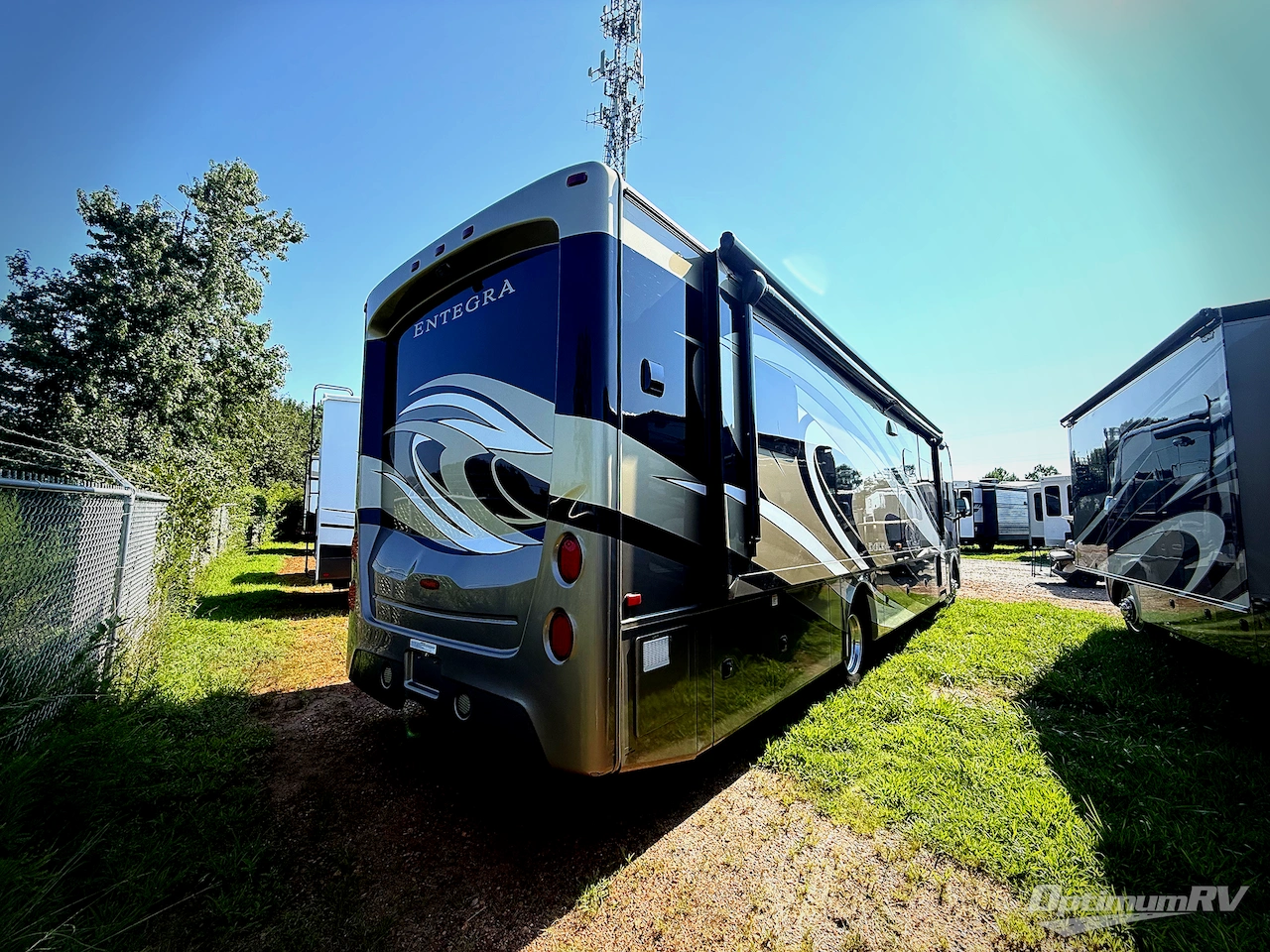 2019 Entegra Emblem 36H Photo 2