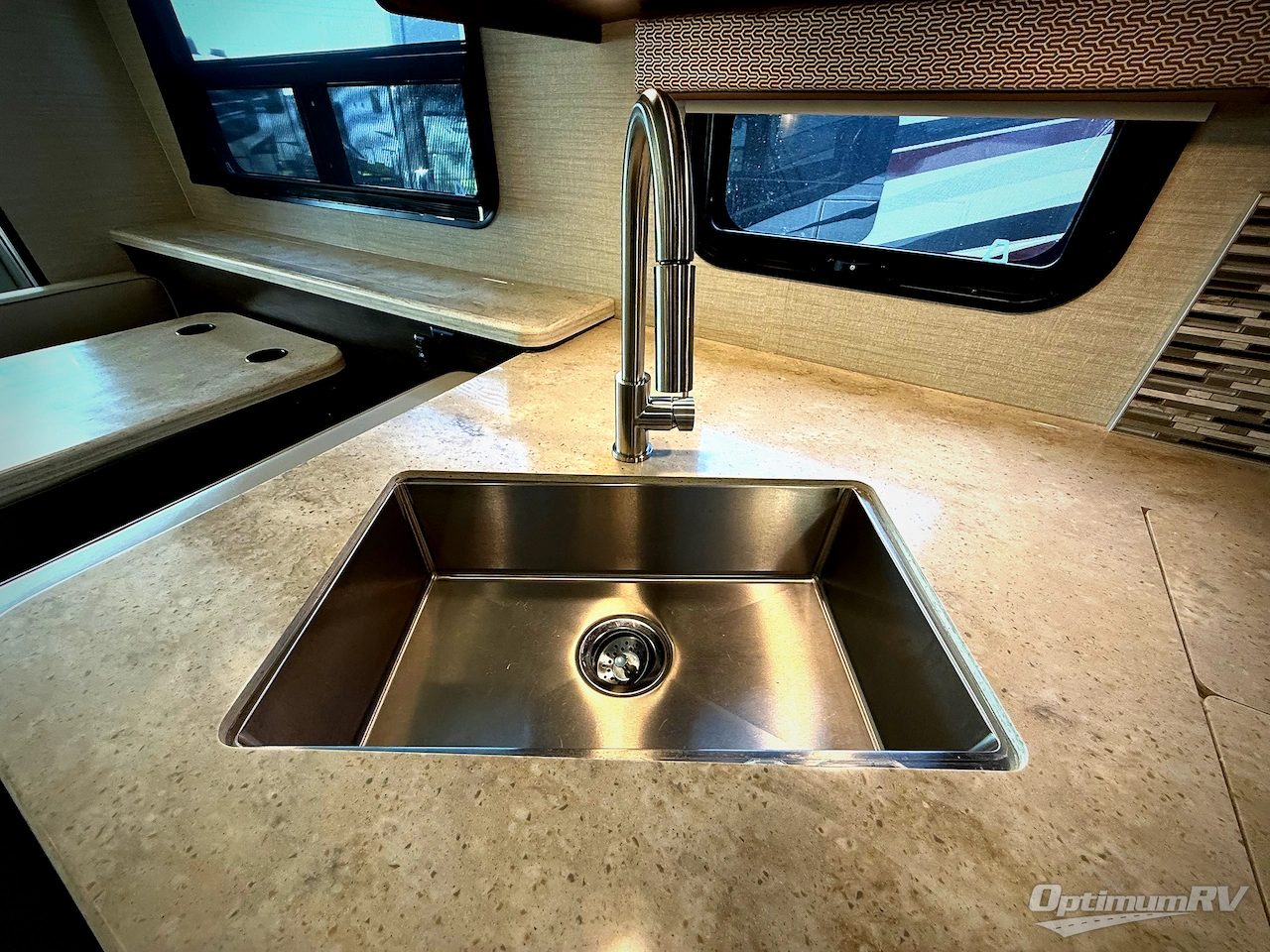 2019 Entegra Emblem 36H Photo 10