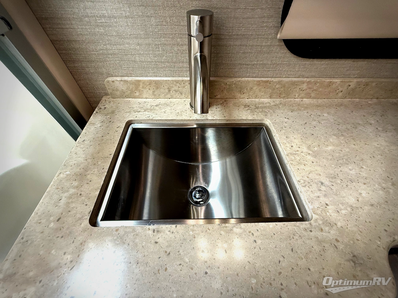 2019 Entegra Emblem 36H Photo 13