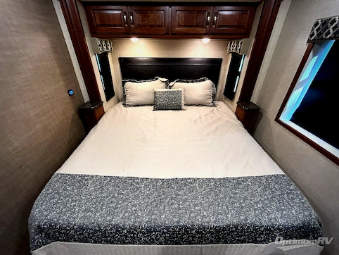 2018 Dynamax Isata 5 36DS RV Photo 4