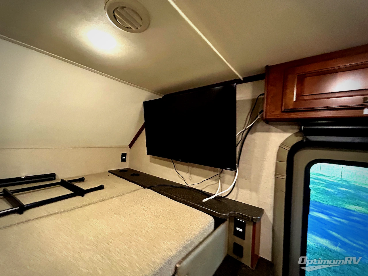 2018 Dynamax Isata 5 36DS Photo 12