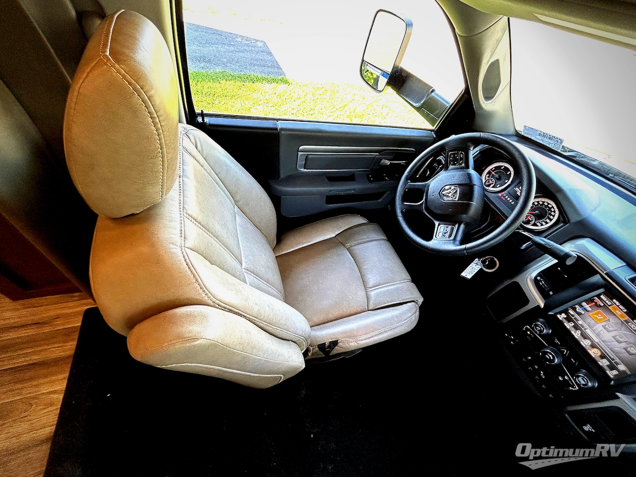 2018 Dynamax Isata 5 36DS Photo 7