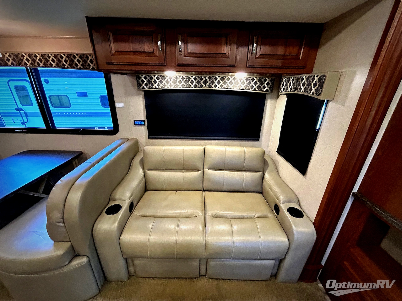 2018 Dynamax Isata 5 36DS Photo 14