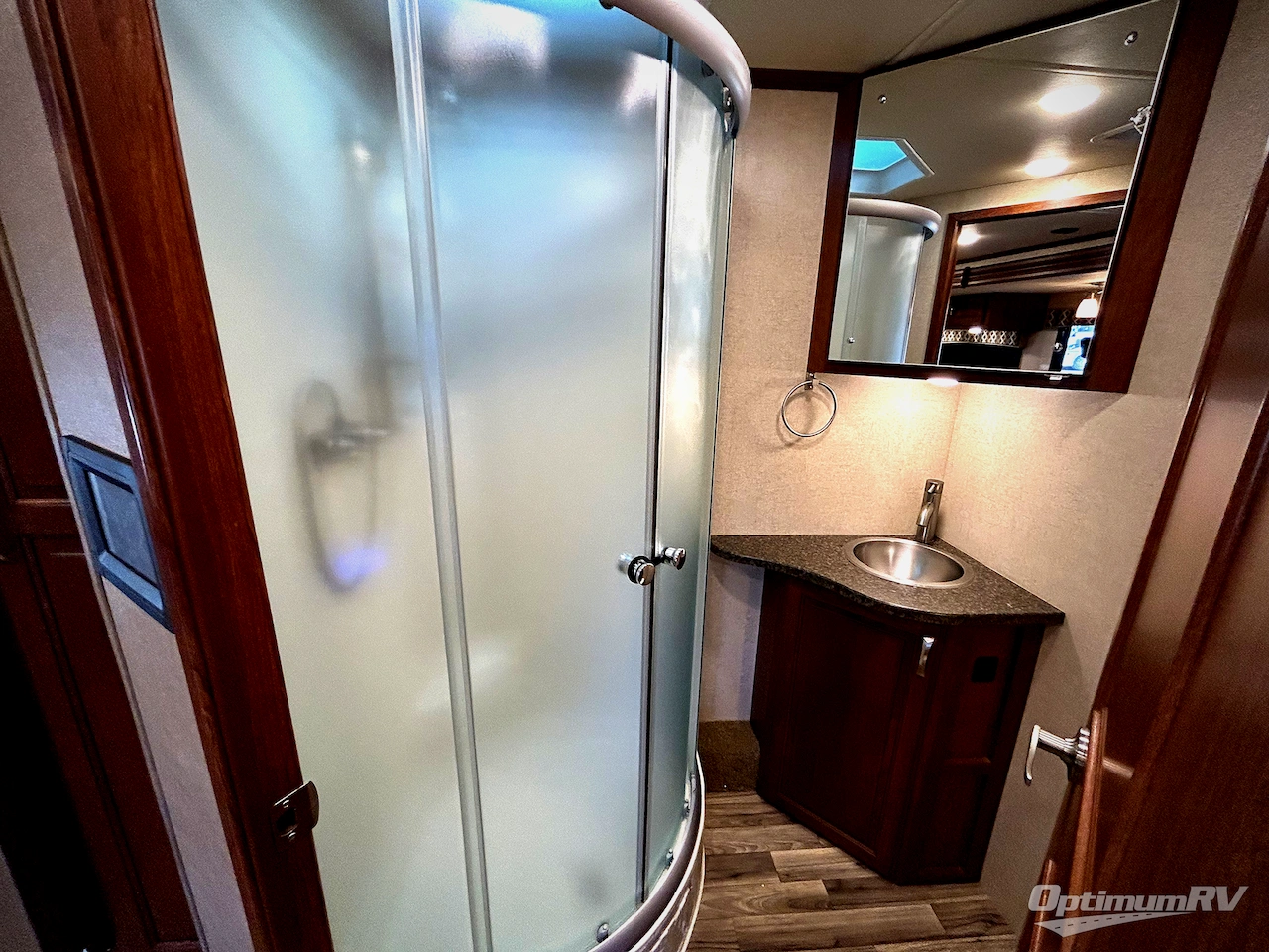 2018 Dynamax Isata 5 36DS Photo 16