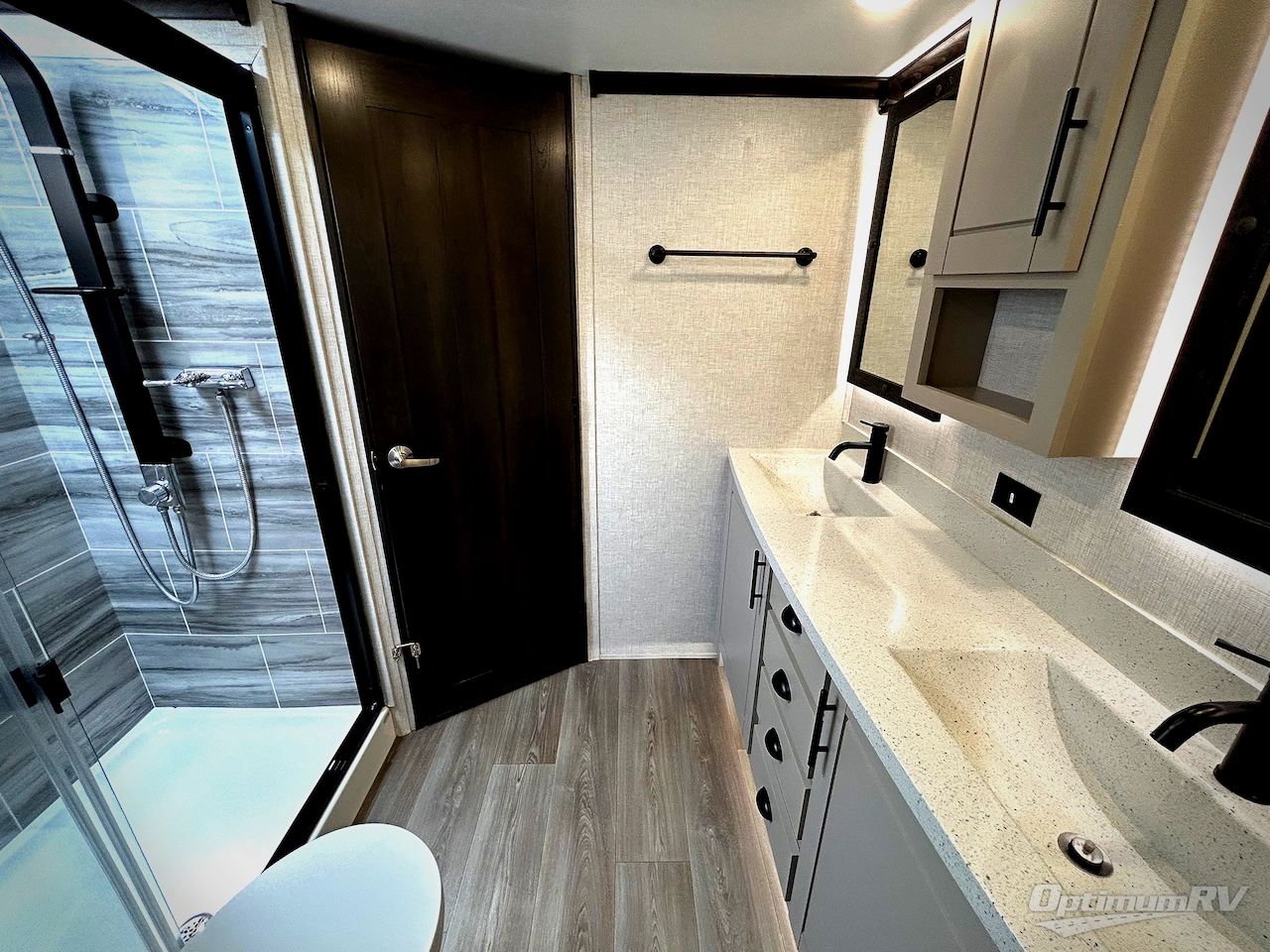 2021 Redwood Redwood 4001LK Photo 8