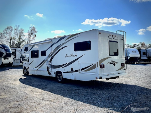 2016 Thor Four Winds 30C RV Photo 2