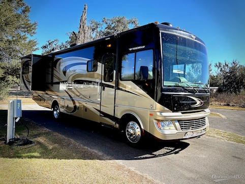 Used 2014 Fleetwood Bounder 33C Featured Photo