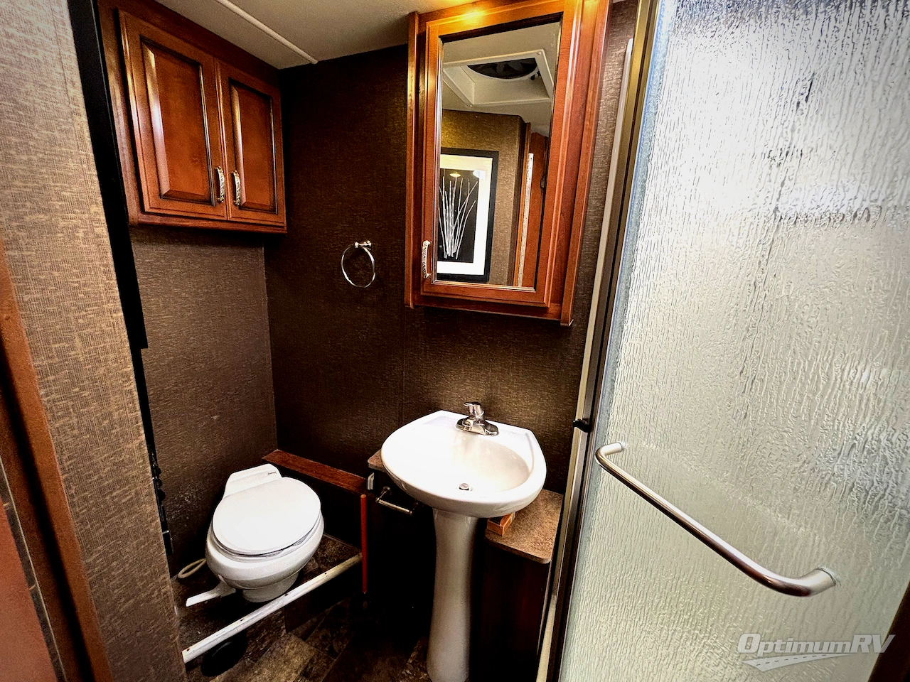 2014 Fleetwood Bounder 33C Photo 15