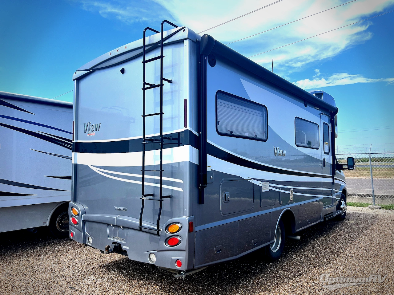 2019 Winnebago View 24J Photo 2