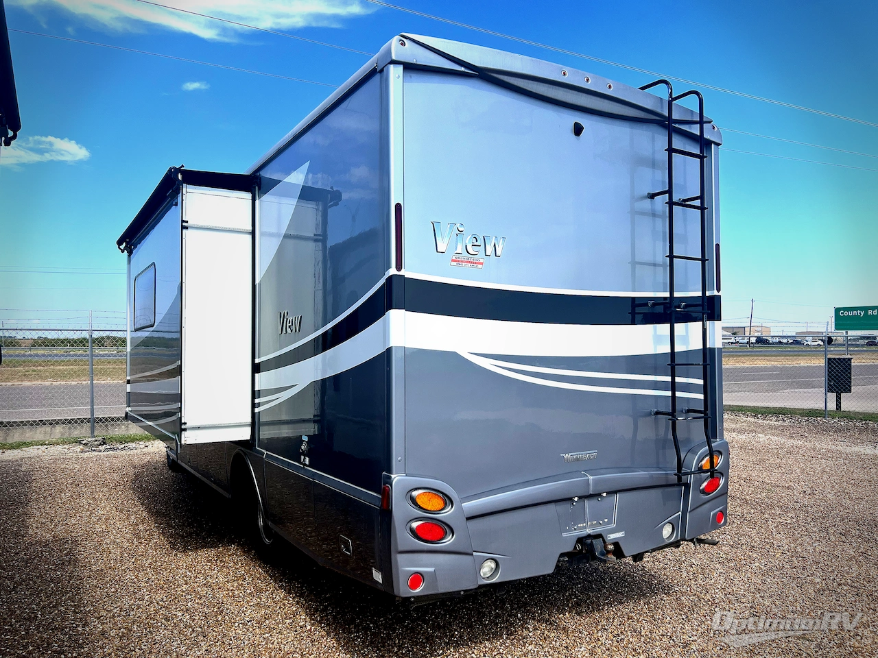 2019 Winnebago View 24J Photo 3