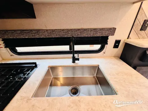 2022 KZ Sportsmen SE 270BHSE RV Photo 3