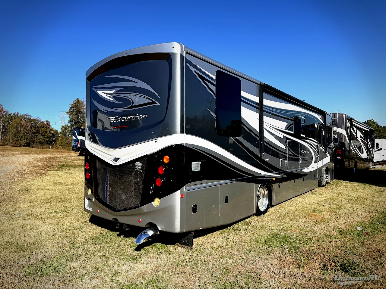 2015 Fleetwood Excursion 35B Photo 2