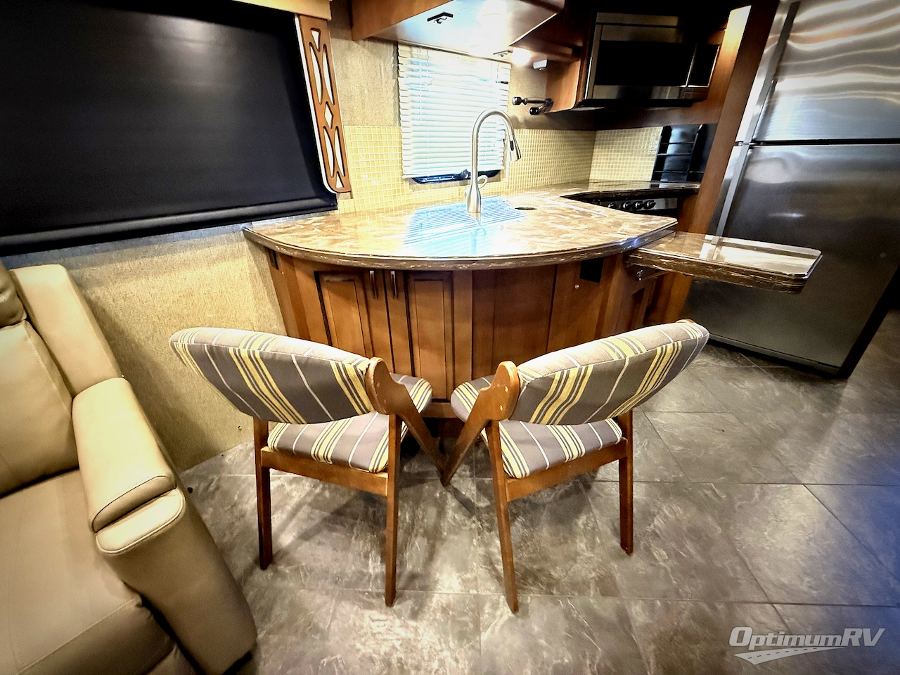 2015 Fleetwood Excursion 35B Photo 9